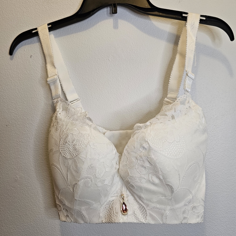 NWT Sea Bbot white bra Size 38C